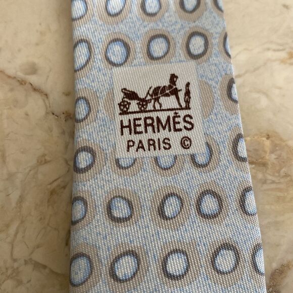 Hermes 100% Silk Baby Blue Polka Dot Tie - Picture 5 of 10